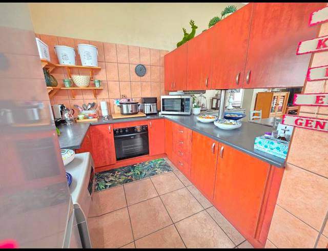 2 BEDROOM TOWNHOUSE FOR SALE IN KOOKRUS